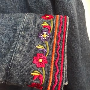 NEW Embroide denim blouse